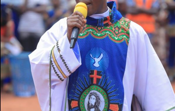 Rev. Fr. Ejike Mbaka – Behold Thy King 1 (Bia Nue Nene Eze Eligwe)