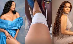 Maria of BBNaija visits a native doctor after medical professionals failed to treat her knee dislocation. Video
